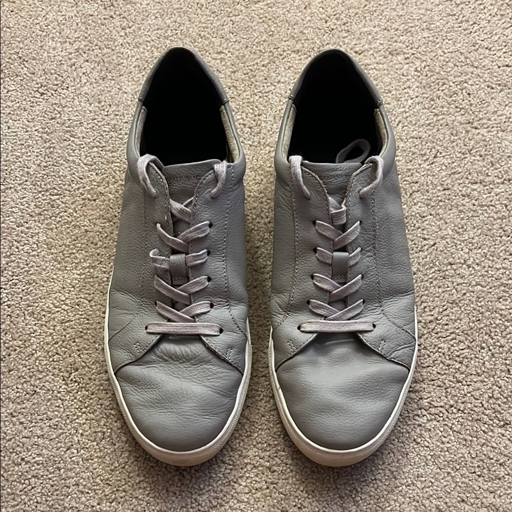 Banana Republic men’s Nickola Pebbled Leather Sneaker